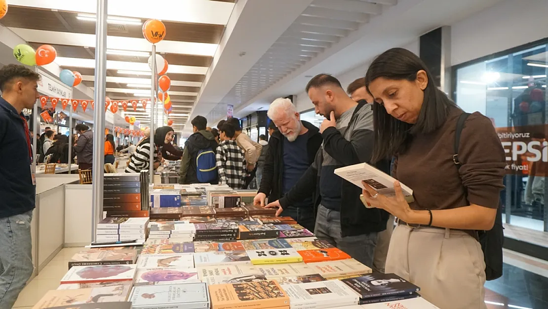 Siirt'te 10. Kitap Fuarı Kapılarını Açtı