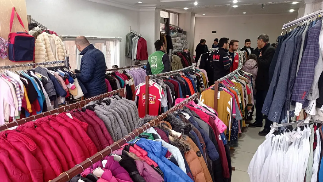 Siirt'te 19 STK Depremzedeler İçin Sosyal Market Kurdu!