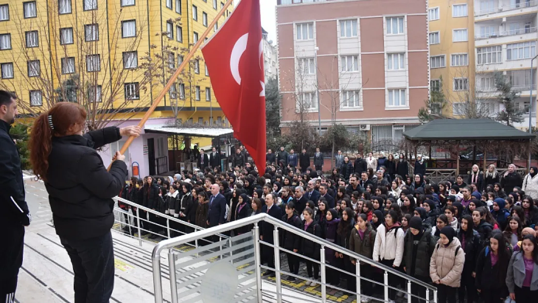 Siirt'te 2'nci Dönemin İlk Zili Çaldı! 549 Okulda, 6 Bin 264 Öğretmen ve 89 Bin 403 Öğrenci Ders Başı Yaptı!