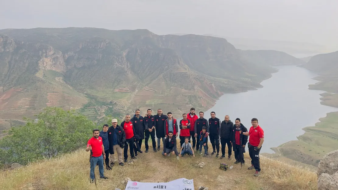 Siirt'te 23 Kişilik Gönüllü Ekip Olası Afet Durumlarına Hazırlık İçin Botan Vadisi'nde Kamp Yaptı