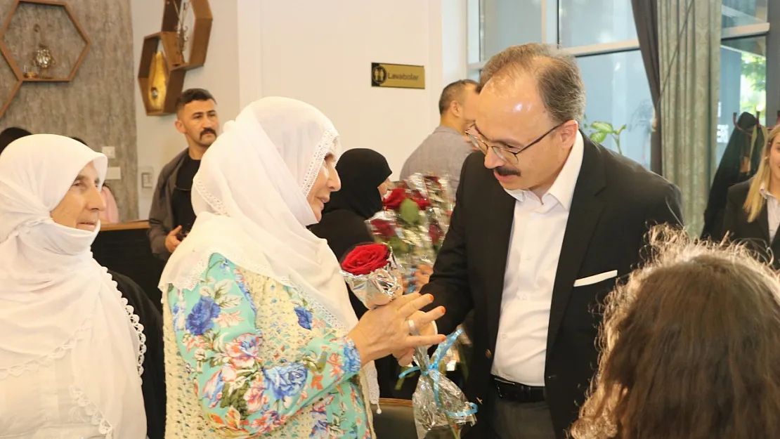 Siirt'te Anlamlı Buluşma: Vali Kızılkaya, Şehit Anneleriyle Anneler Günü'nü Kutladı