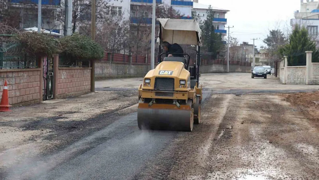 Siirt'te asfalt ve yama çalışmaları sürüyor