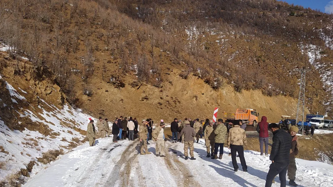 Siirt'te Aynı Bölgede 2. Kaza! Yolcuları Taşıyan Minübüs Devrildi: 4 Yaralı 