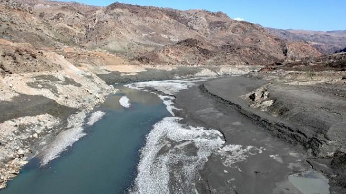 Siirt'te Baraj ve Akarsularda Su Seviyesi Günden Güne Düşüyor