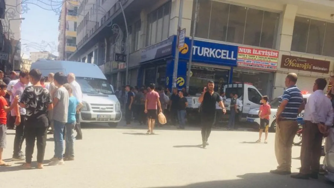 Siirt'te Bıçaklı Kavga: 1 Ağır 3 Yaralı