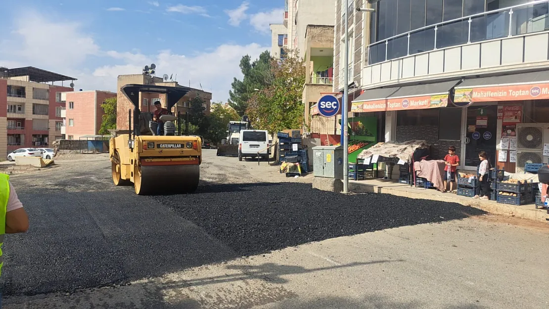 Siirt'te Bozuk Yollar Onarılıyor: Asfalt Yama Çalışmaları Devam Ediyor