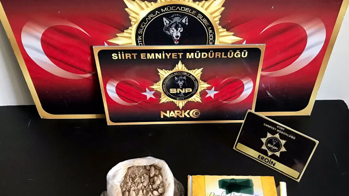 Siirt'te Çay Kutusuna Eroin Saklayan 2 Şahıs Kıskıvrak Yakalandı!
