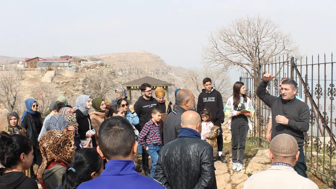 Siirt'te Depremzede Ailelere Ve Çocuklara Moral Gezisi