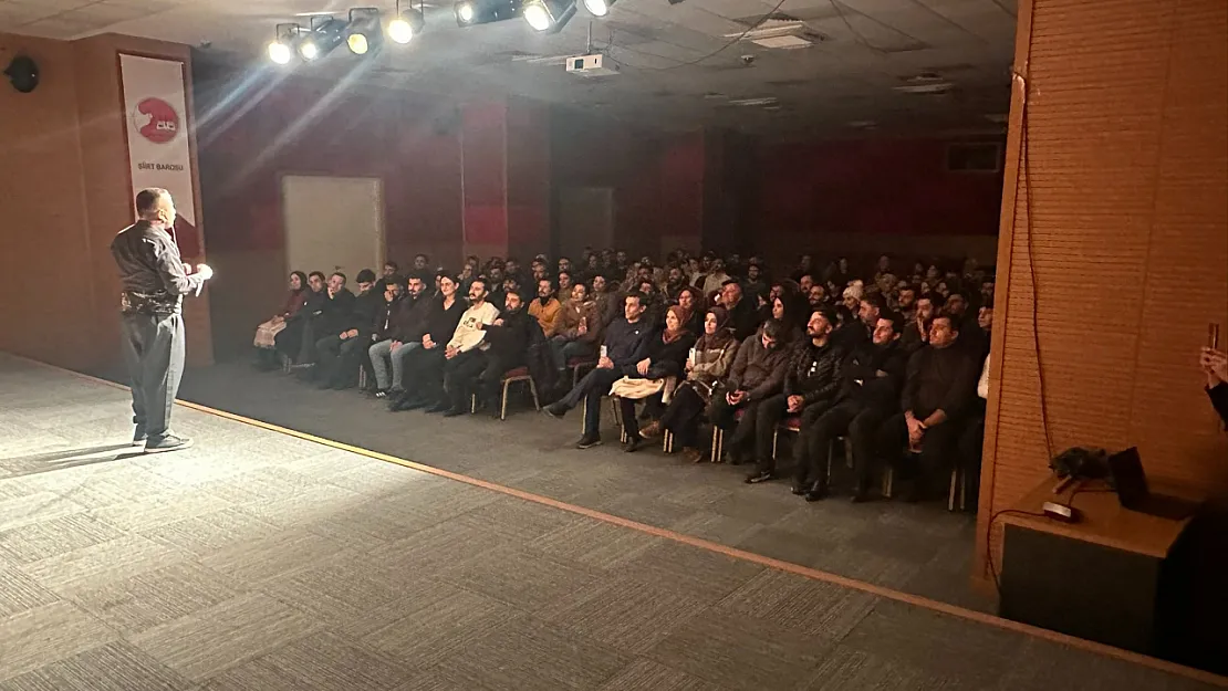 Siirt'te Dünya Anadilleri Günü Coşkusu: Salih Yıldızöz Sahne Aldı