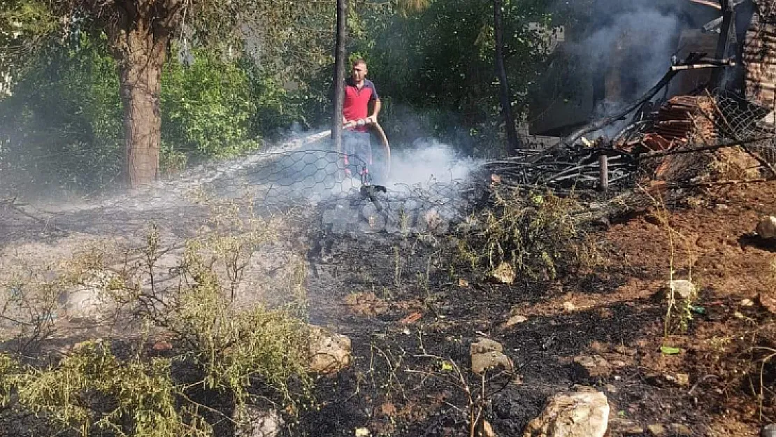 Siirt'te Evin Bahçesinde Çıkan Yangın İtfaiye Ekiplerinin Müdahalesiyle Söndürüldü!