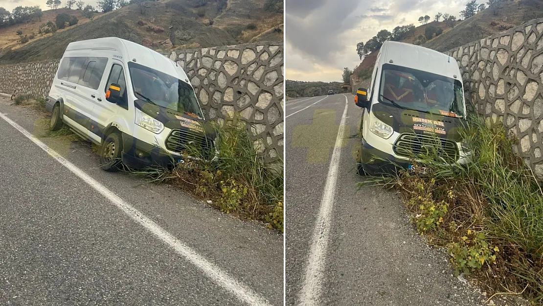 Siirt'te Facia Ucuz Atlatıldı: Sürücü Uyudu Yolcu Minibüsü Kaza Geçirdi