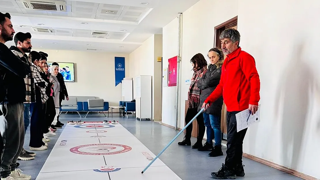 Siirt'te Floor Curling Aday Hakem Kursu Tamamlandı