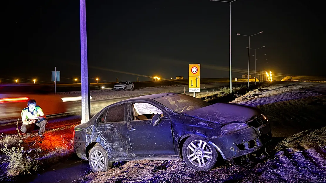 Siirt'te Gece Saatlerinde Trafik Kazası: 1 Kişi Yaralandı