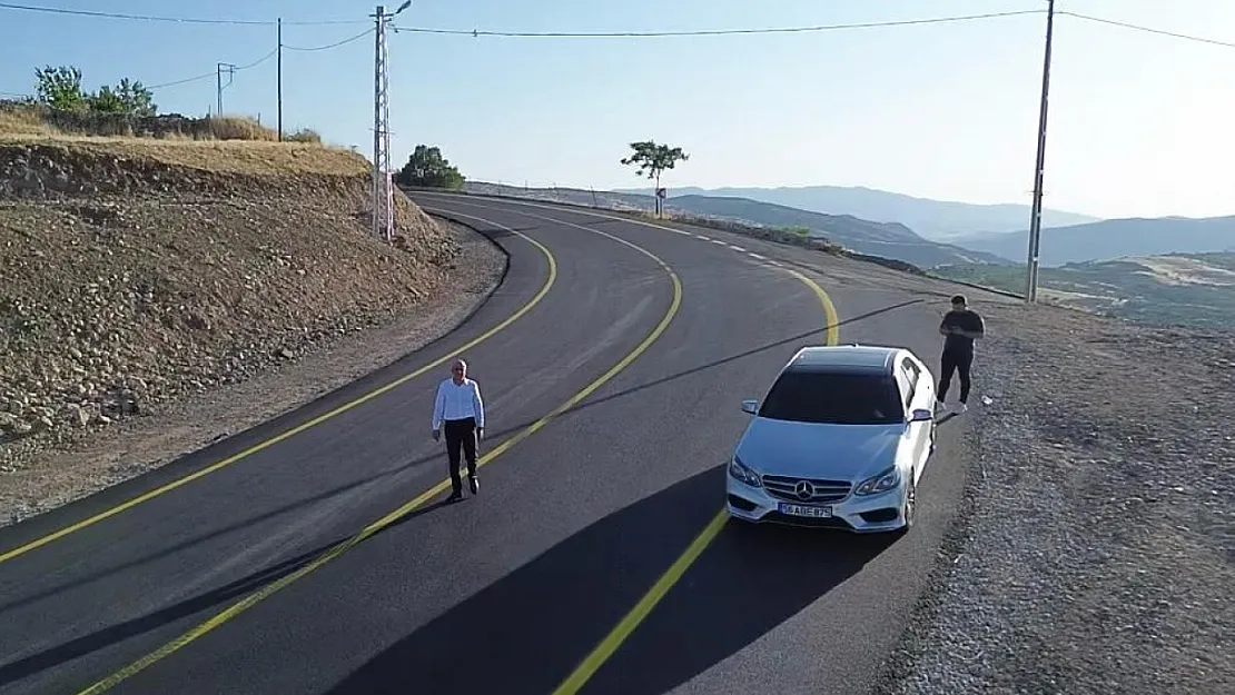 Siirt'te Gökçebağ Yolu Asfaltla Buluşuyor: Yol Çizgileri Tamamlandı, Tabelalar ve Işıklandırma Yolda!