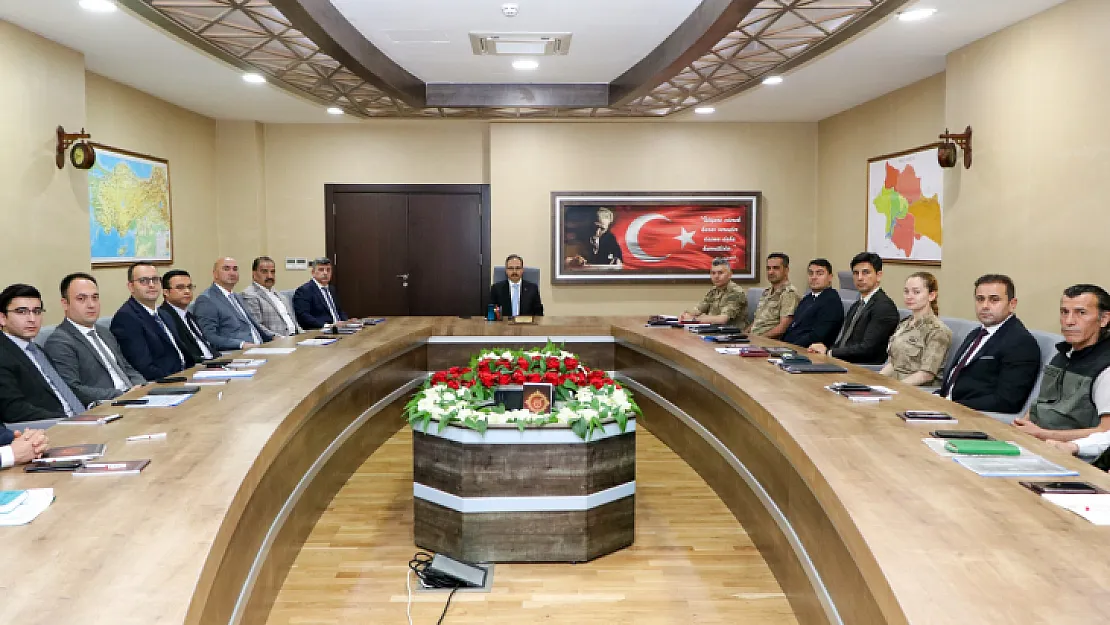 Siirt'te Güvenlik ve Asayiş Tedbirleri Masaya Yatırıldı