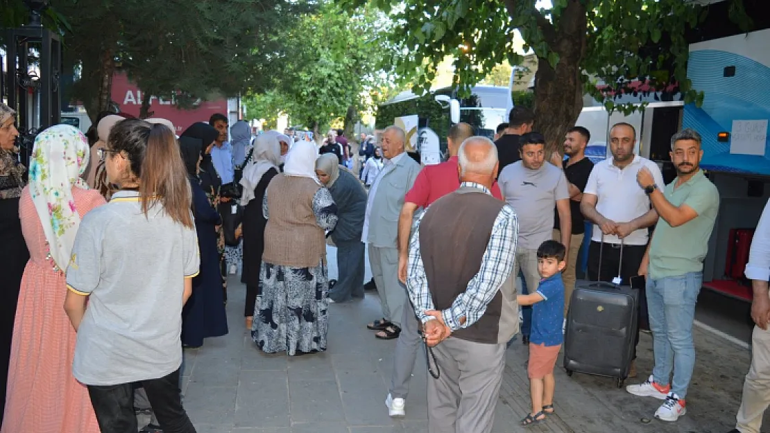 Siirt'te hacı adayları kutsal topraklara uğurlandı