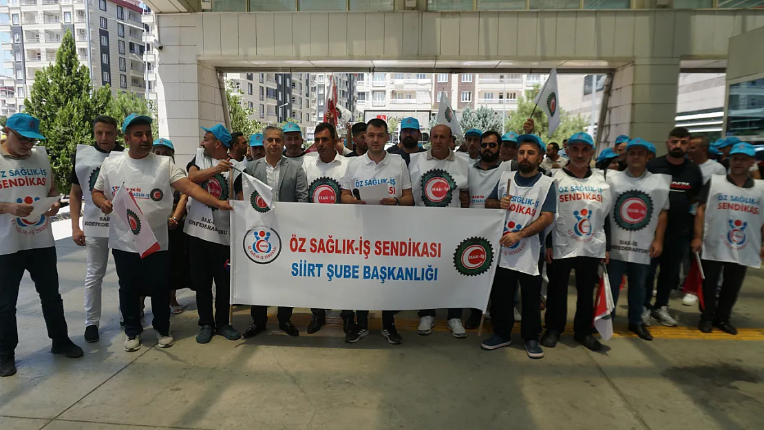 Siirt'te HAK-İŞ Üyelerinden Kamu Protokolüne Tepki: 'Emeğin Hakkını İstiyoruz!'