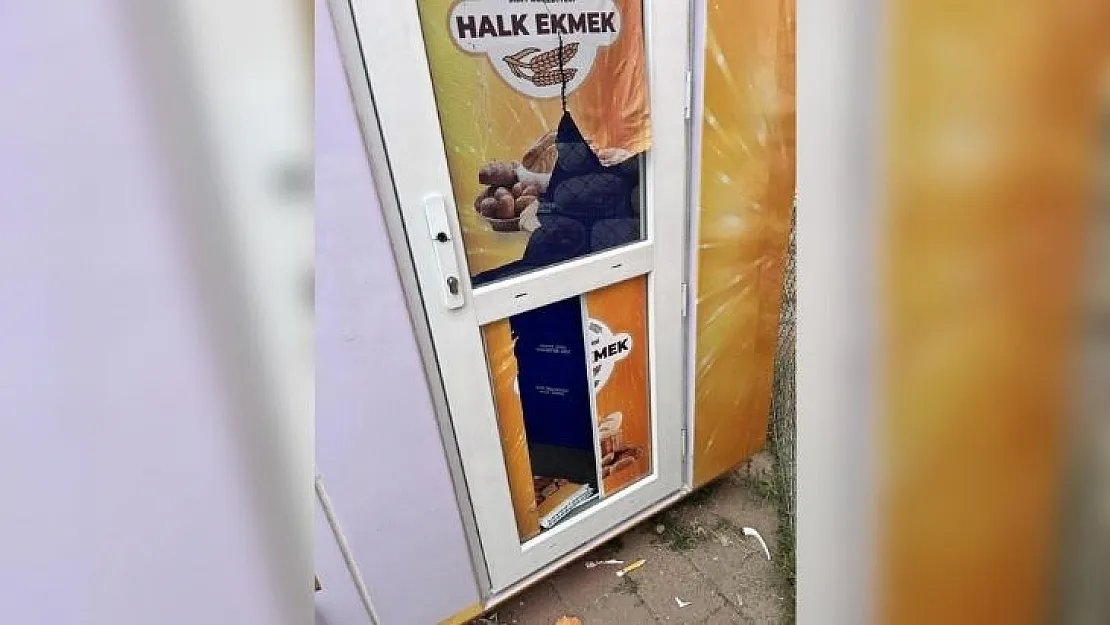 Siirt'te Halk Ekmek Büfesine Saldırı!