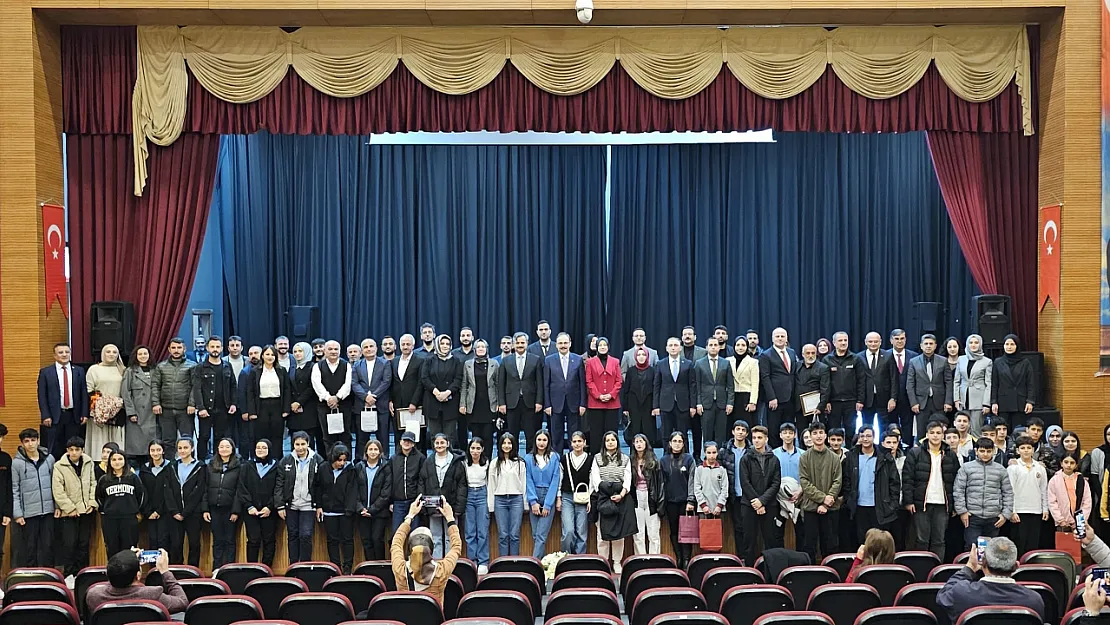 Siirt'te Herekol Eteklerinden İlham Veren Hikâyelerle 24 Kasım Coşkusu Yaşandı