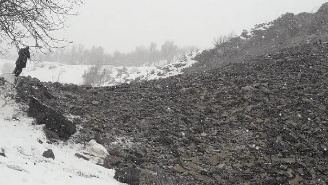 Siirt'te Heyelan! Yol Trafiğe Kapandı