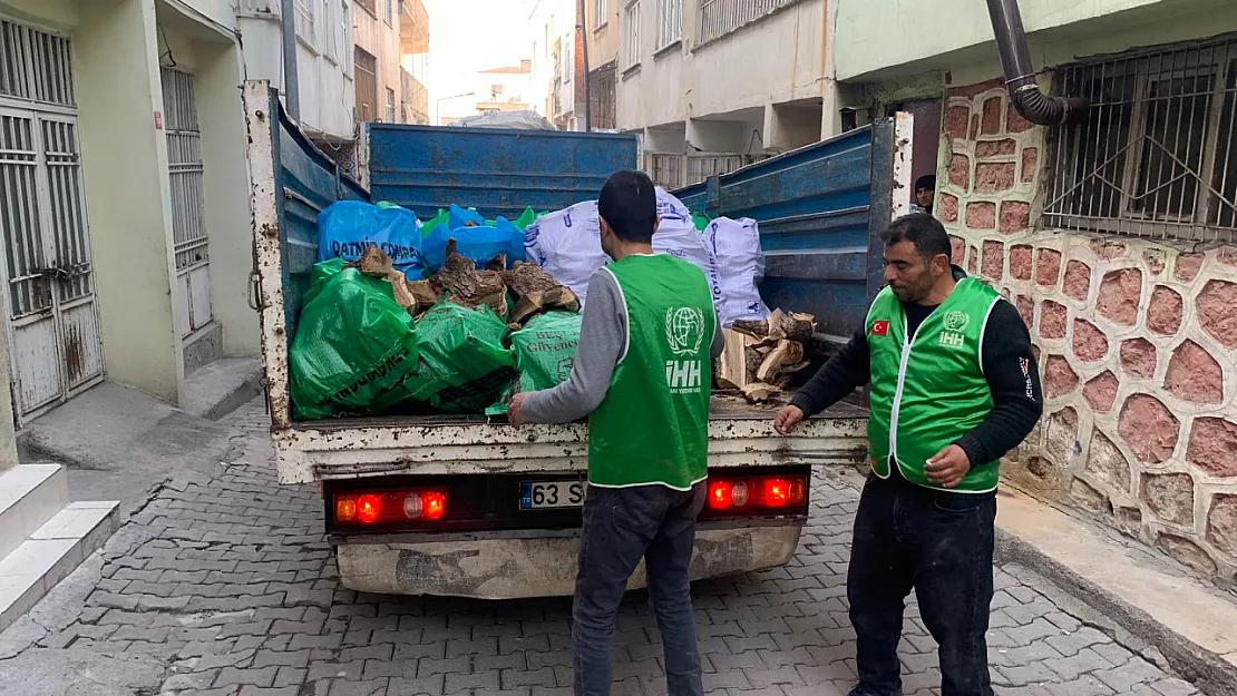 Siirt'te İhtiyaç Sahiplerine Odun Yardımı Yapıldı!