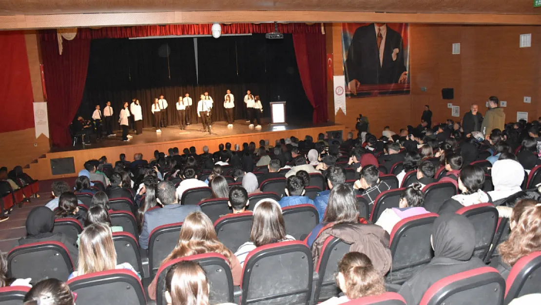 Siirt'te İstiklal Marşı'nın Kabulü Ve Mehmet Akif Ersoy'u Anma Günü Etkinliklerle Kutlandı