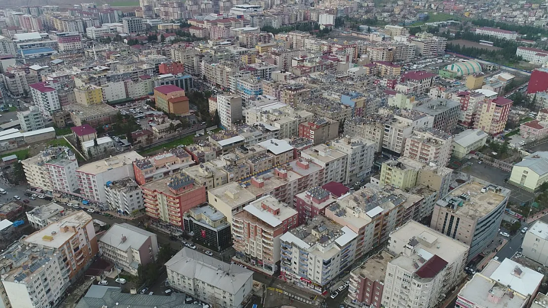 Siirt'te Kaldırım İşgallerine Ne Zaman Dur Denilecek! Kaldırımda Yapılaşmalar Artıyor!