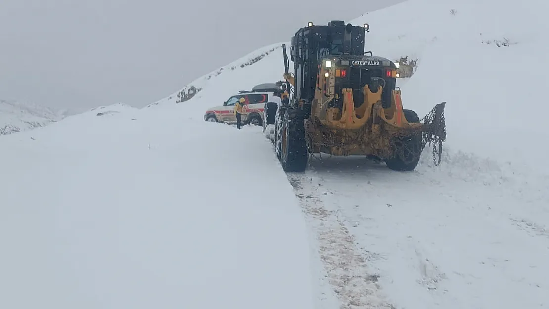 Siirt'te Kar Engeli! Merkez ve 2 İlçede Taşımalı Eğitime Ara Verildi, 4 İlçede Tüm Okullarda 1 Gün Tatil