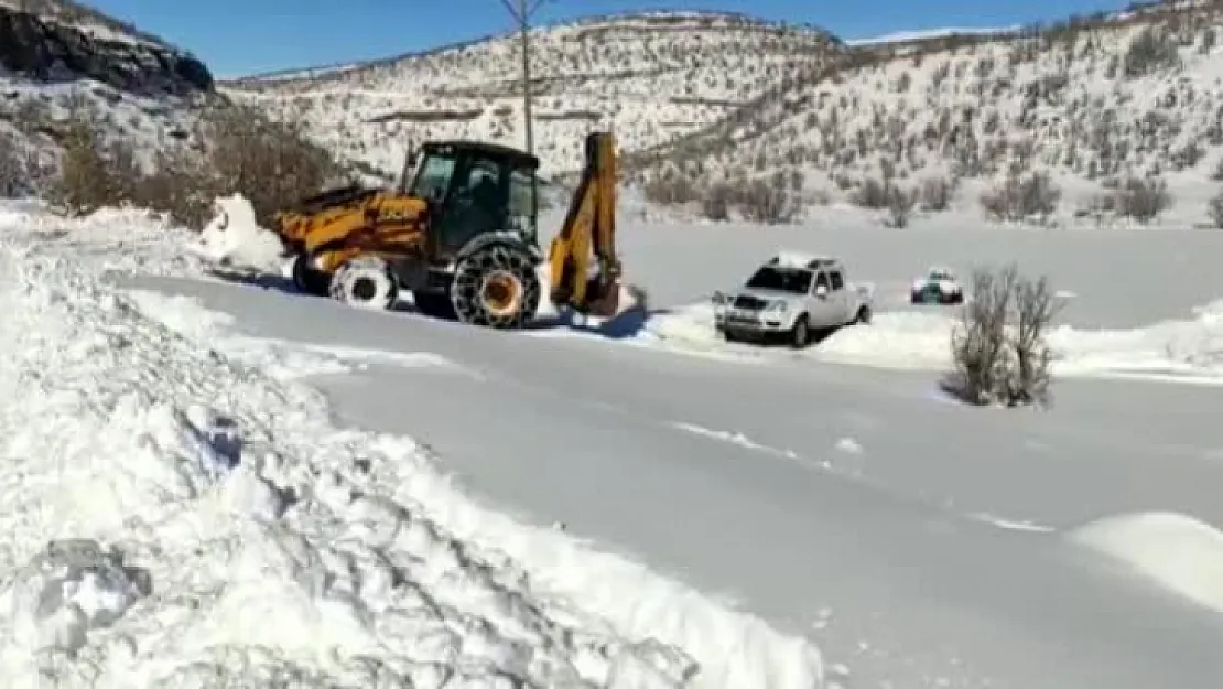 Siirt'te Kar Esareti Devam Ediyor! 70 Köye Ulaşım Sağlanamıyor