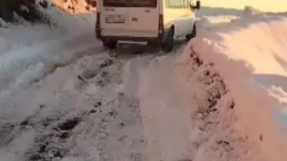 Siirt'te karda mahsur kalan 6 kişi kurtarıldı, köy yolları ulaşıma açıldı