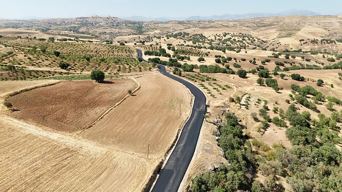 Siirt'te Kırsal Ulaşıma Yatırım Sürüyor! Vali Kızılkaya: 'Yol Sadece Ulaşım Değil, Kalkınmanın da Anahtarıdır'