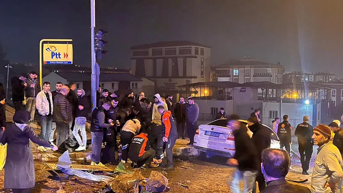 Siirt'te Kontrolden Çıkan Araç Kaza Yaptı: 2 Yaralı