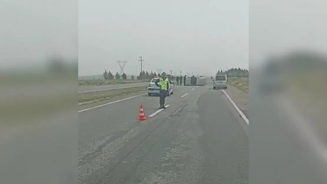 Siirt'te kontrolden çıkan otomobil karşı şeride geçip takla attı: 1 Yaralı