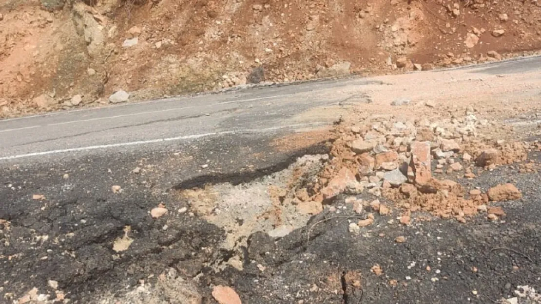 Siirt'te Köy Yolunda Çökme Meydana Geldi!