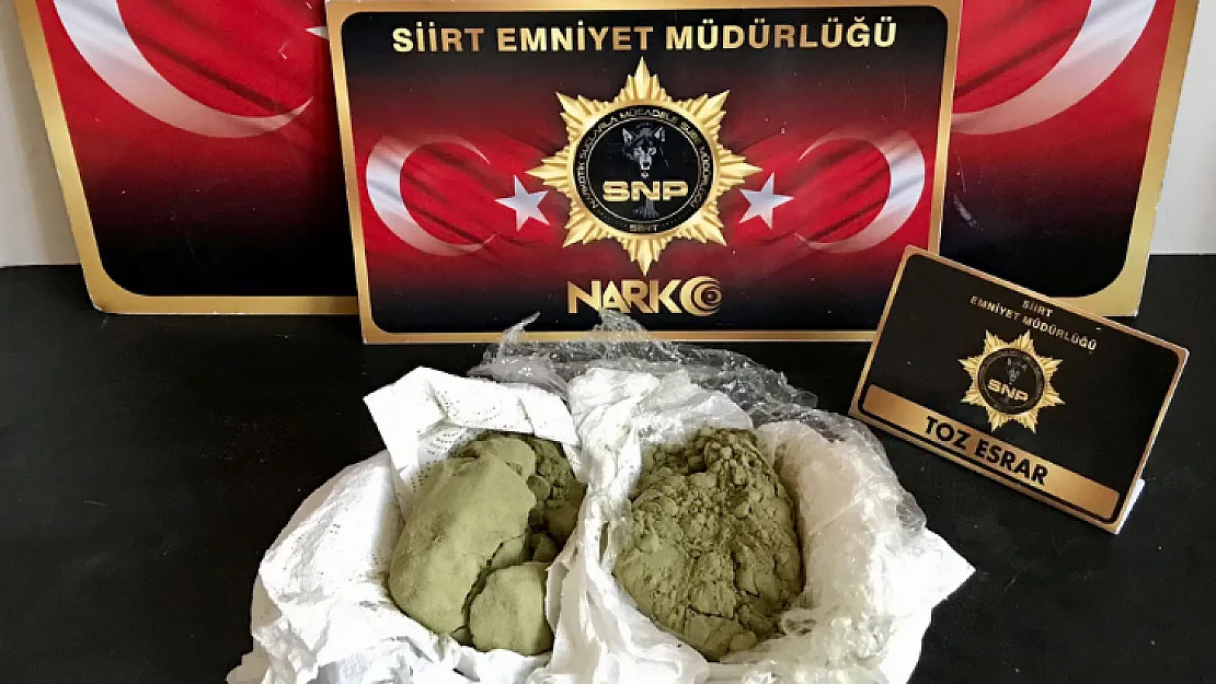 Siirt'te Küçük Çocuğun Üzerinde Yarım Kilodan Fazla Esrar Çıktı