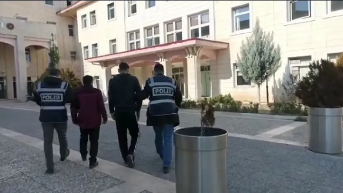 Siirt'te Kurumdan ve İş Yerinden Hırsızlık Yapan 2 Kişi Tutuklandı