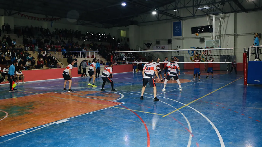 Siirt'te Kurumlar Arası Voleybol Turnuvası Şampiyonu Belli Oldu