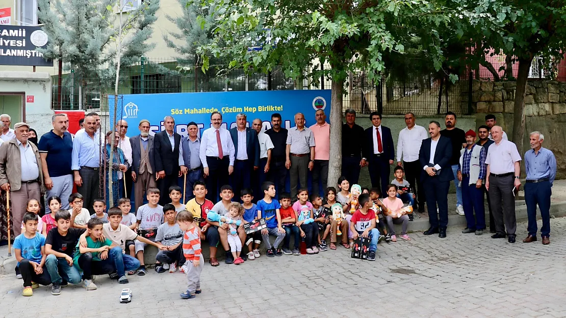 Siirt'te Mahalle Buluşmaları Devam Ediyor: Vali Kızılkaya Çal Mahallesi Sakinleriyle Bir Araya Geldi