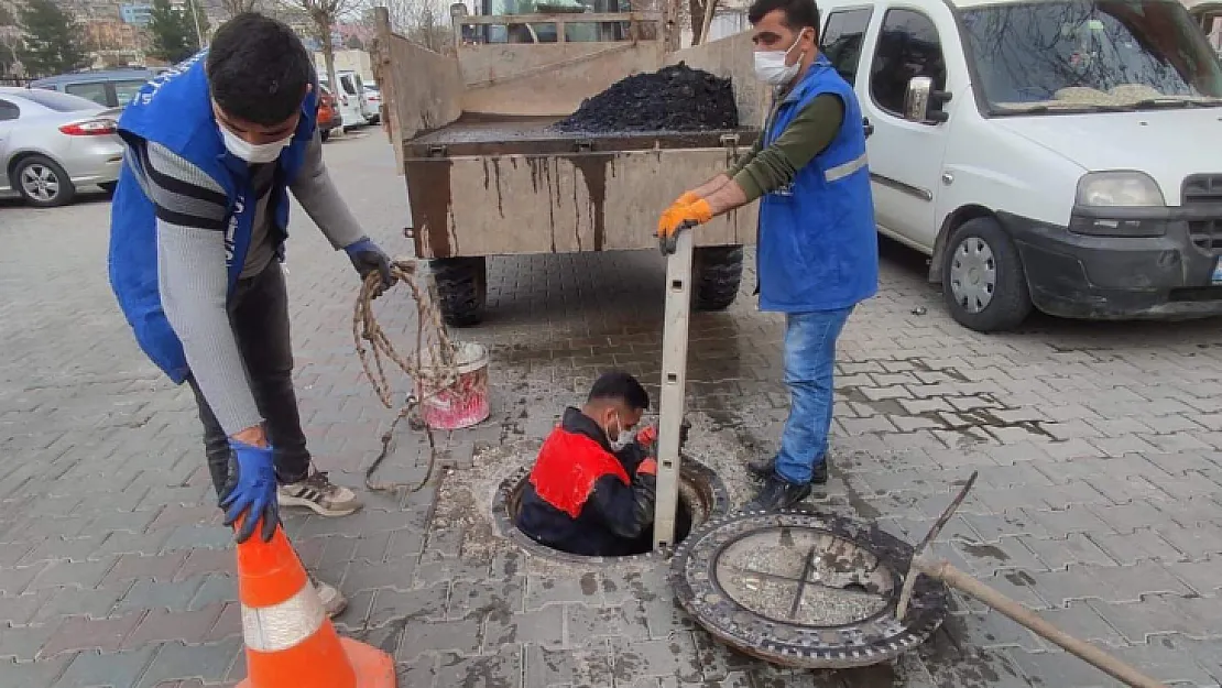 Siirt'te mazgal ve rögarlar temizliyor