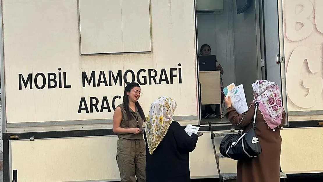 Siirt'te Mobil Mamografi Aracı Kooperatif Mahallesi'nde Hizmet Verdi