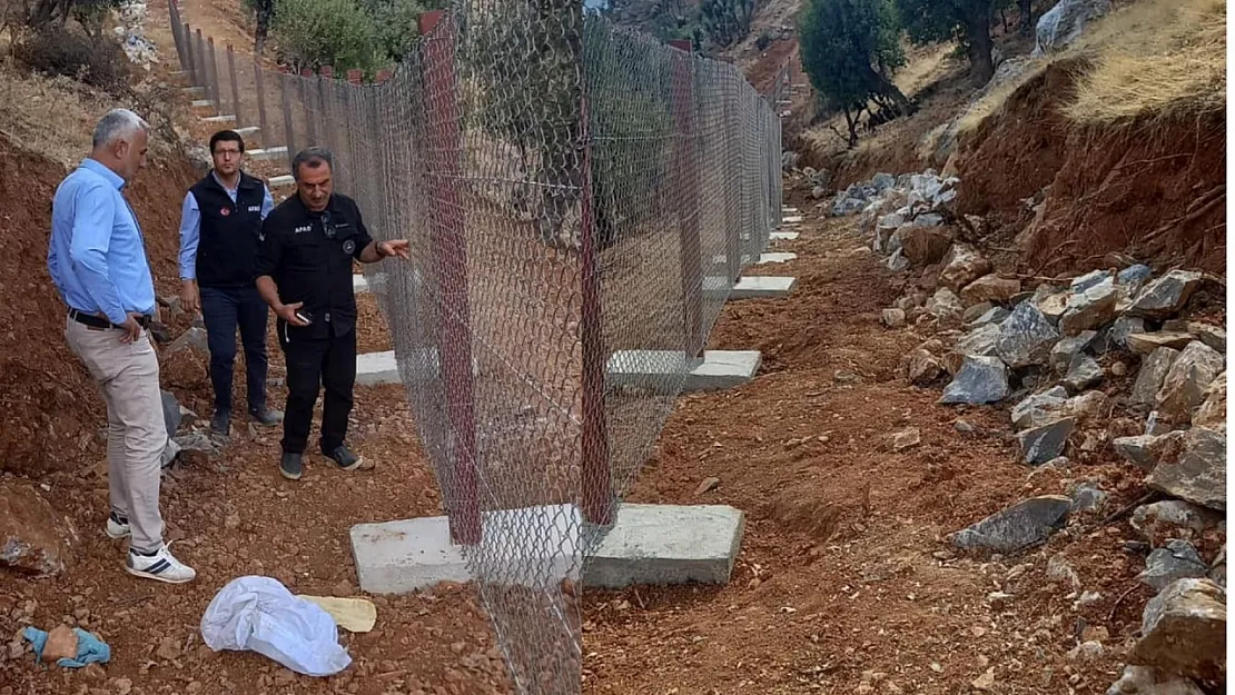 Siirt'te Narlıyurt Köyü Kaya Düşmesi Tehlikesine Karşı Koruma Altına Alındı