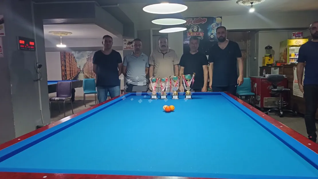 Siirt'te Ödüllü Bilardo Turnuvası Sona Erdi