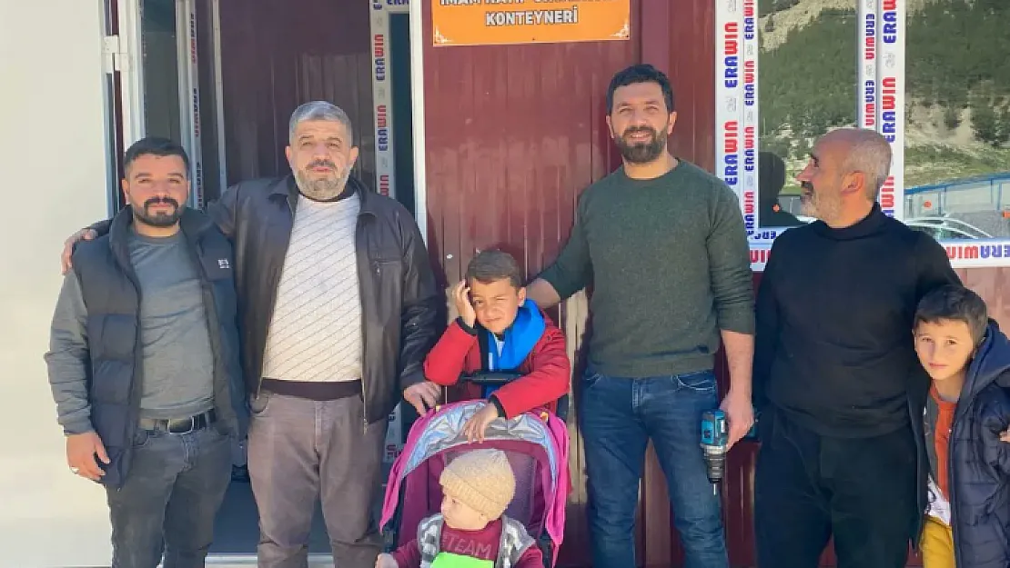 Siirt'te Öğrenciler Kermes Geliriyle Konteyner Alıp Deprem Bölgesine Yolladı!