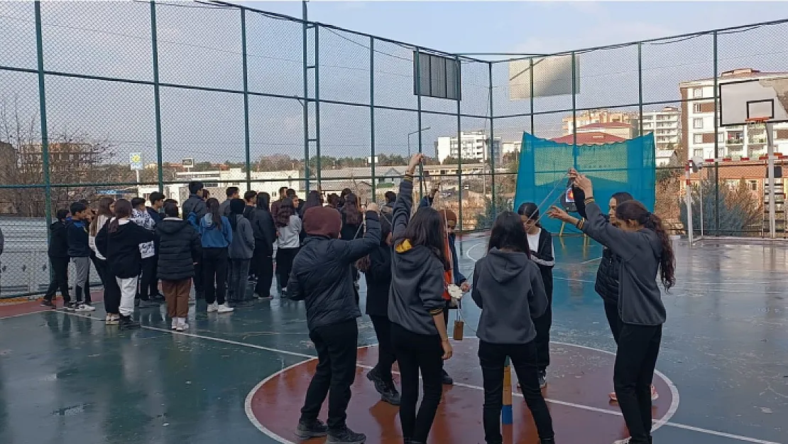 Siirt'te Öğrenciler Sporla Buluşmaya Devam Ediyor