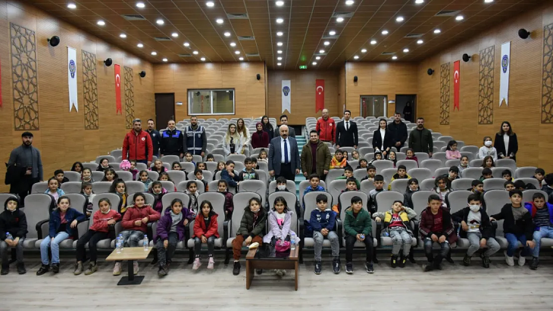 Siirt'te Öğrencilere Polislik Mesleği Tanıtıldı