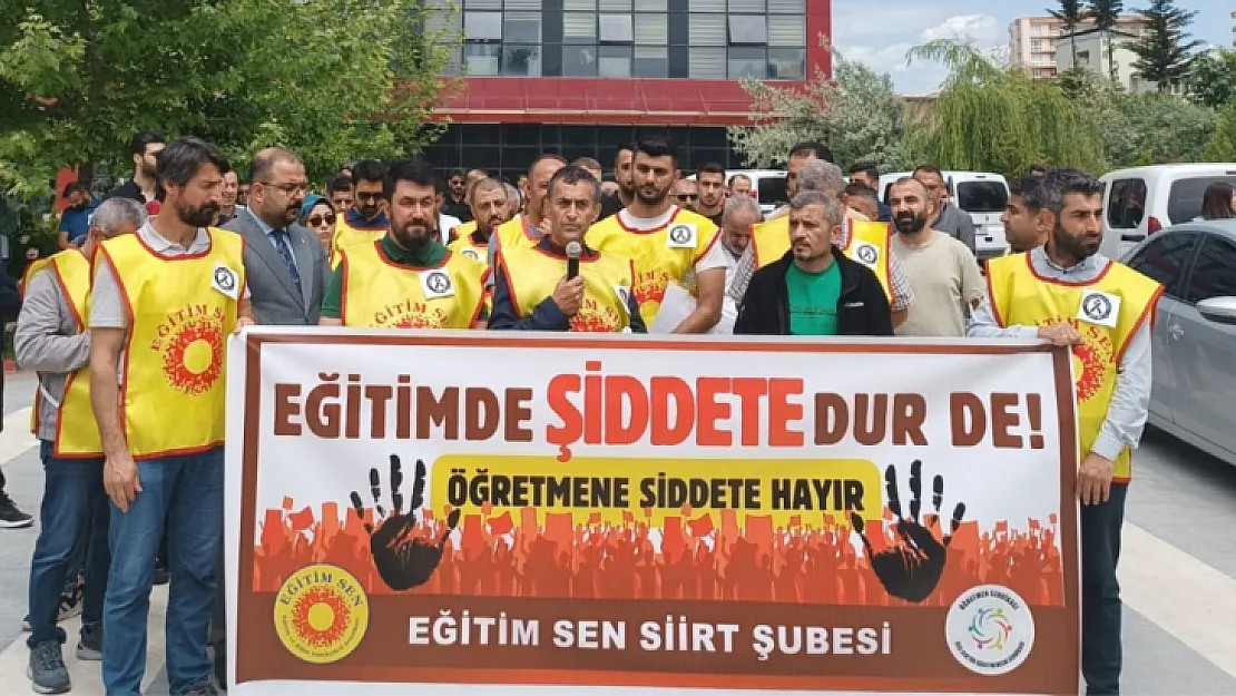 Siirt'te öğretmenler il milli eğitim müdürlüğüne yürüdü: Okulda şiddeti önlemek için daha kaç eğitim emekçisinin can vermesi gerekiyor?