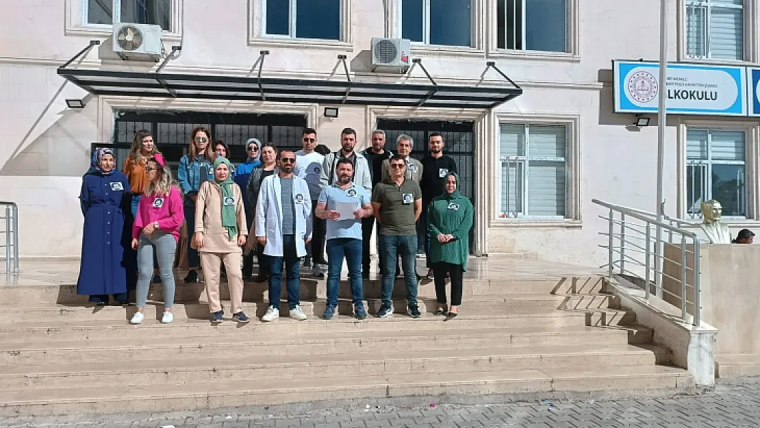 Siirt'te Öğretmenler İlk Dersi Boykot Ederek Saldırıyı Protesto Etti! 