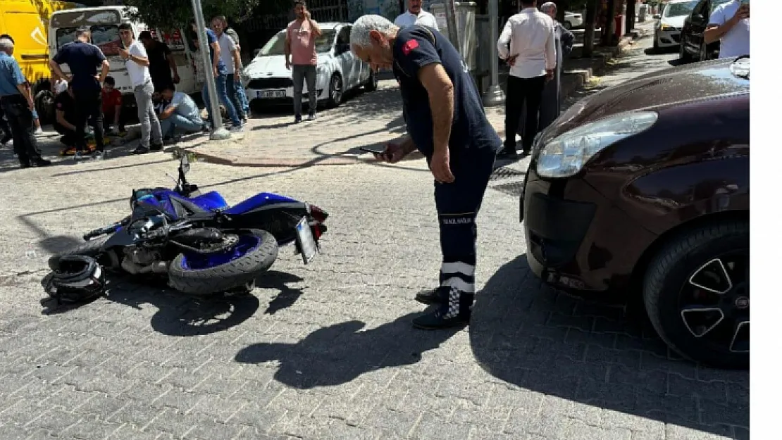 Siirt'te otomobil ile çarpışan motosiklet sürücüsü yaralandı