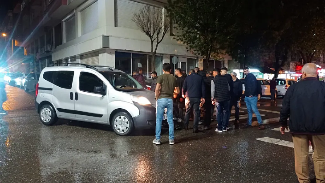 Siirt'te Otomobil İle Motokurye Çarpıştı: 1 Yaralı