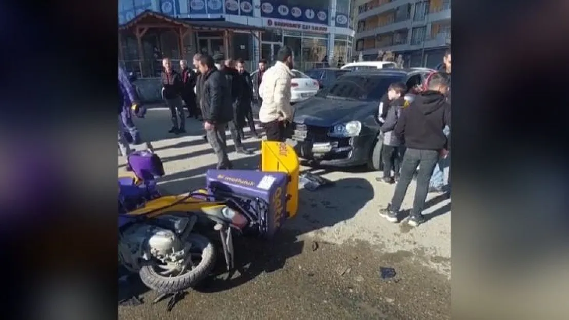 Siirt'te Otomobil ile Motosikletli Kurye Çarpıştı: 1 Yaralı